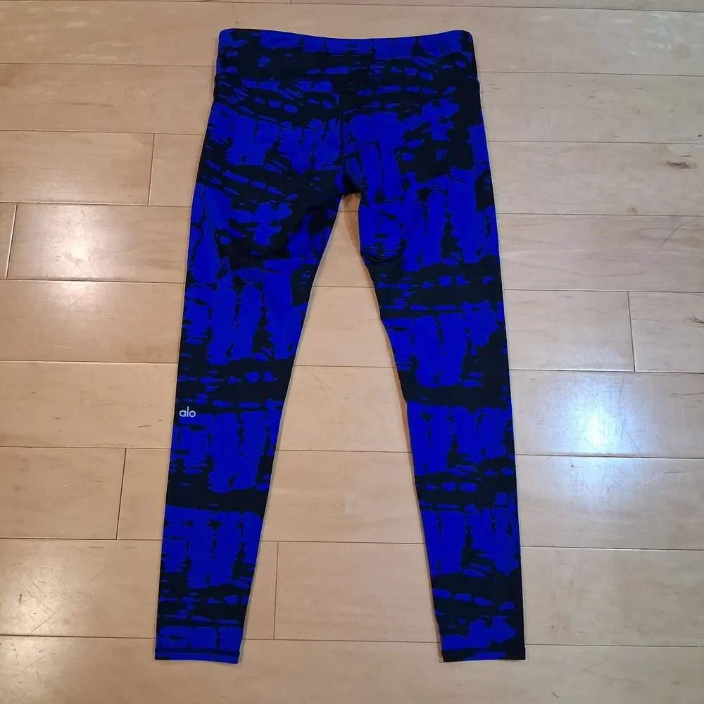 Alo Yoga Airbrush Leggings Size Large Electric Blue Tie-Dye Gym Athletic Sporty